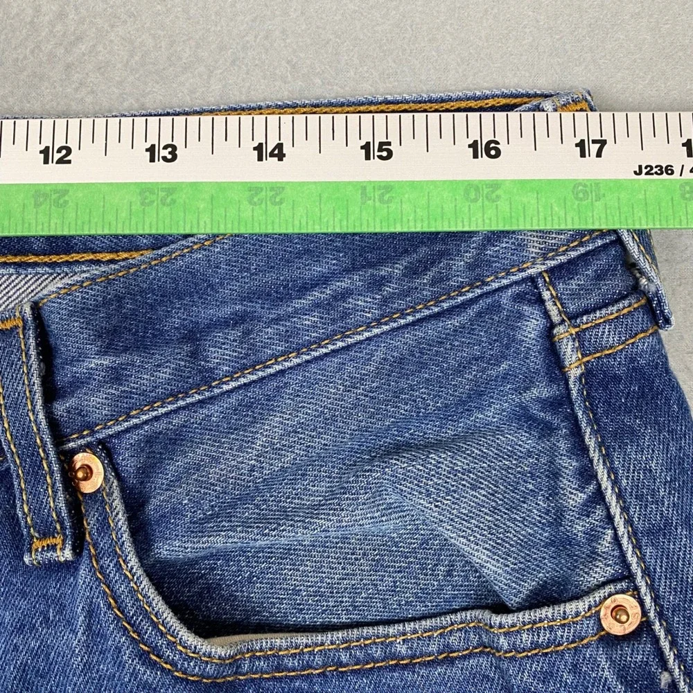 Levis 501 Original Straight Leg Button Fly Jeans Mens 38 Blue Medium‎ Wash